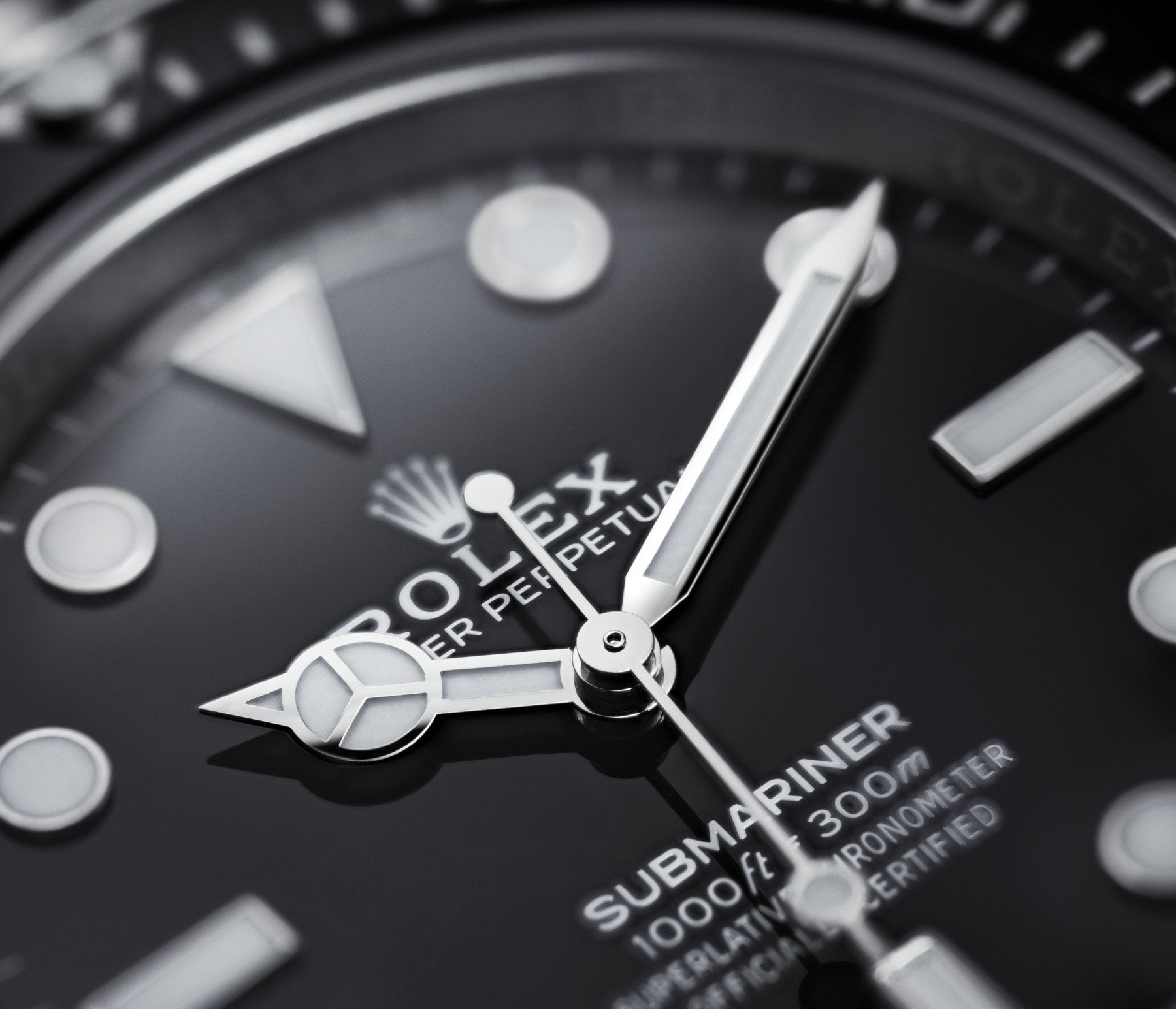 Rolex Submariner No Date Steel bracelet Black Dial41 mm ref# 124060