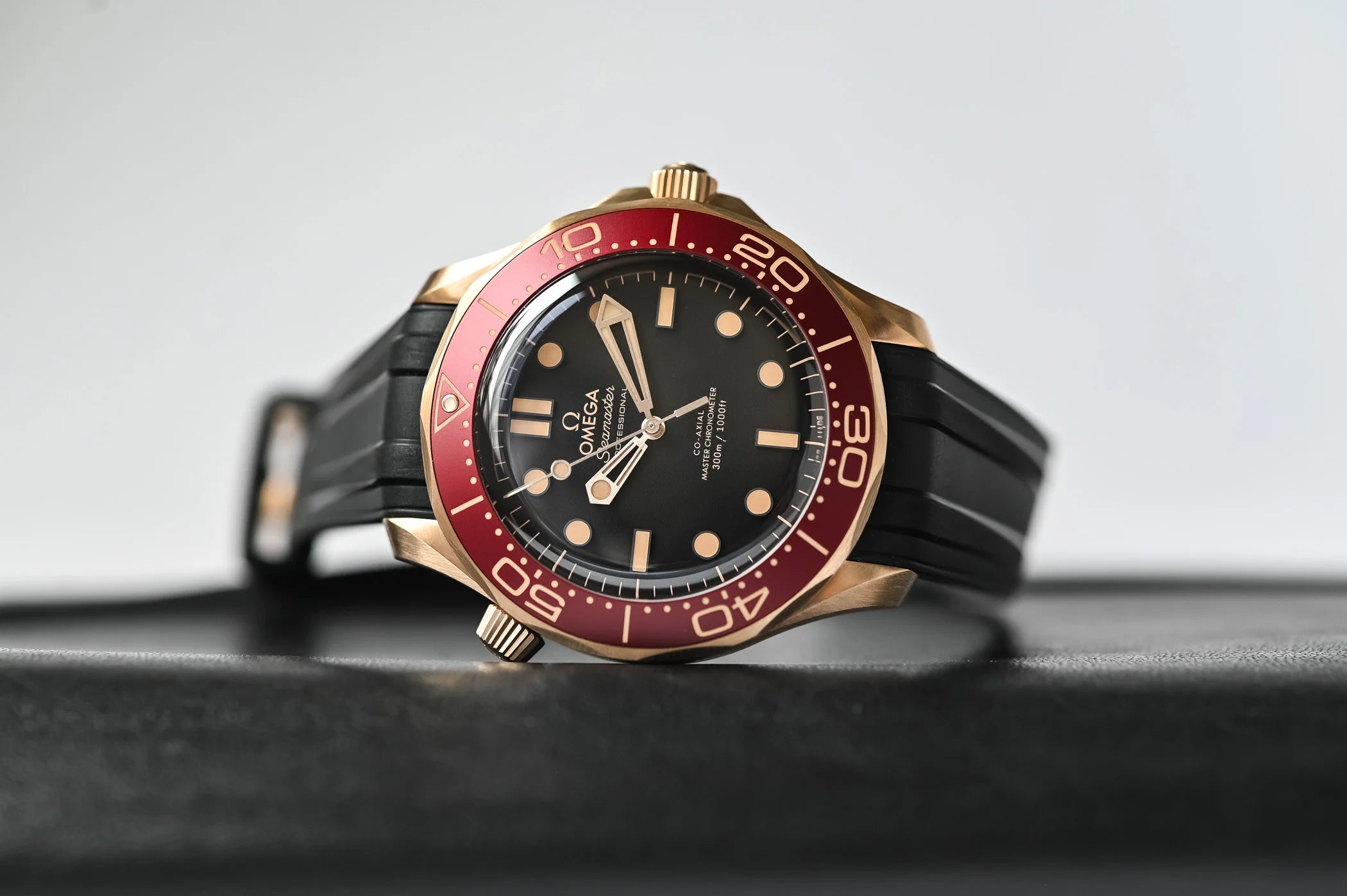 Omega Seamaster Diver Bronze Gold 300M Black Dial 42mm Rubber strap  210.92.42.20.01.003