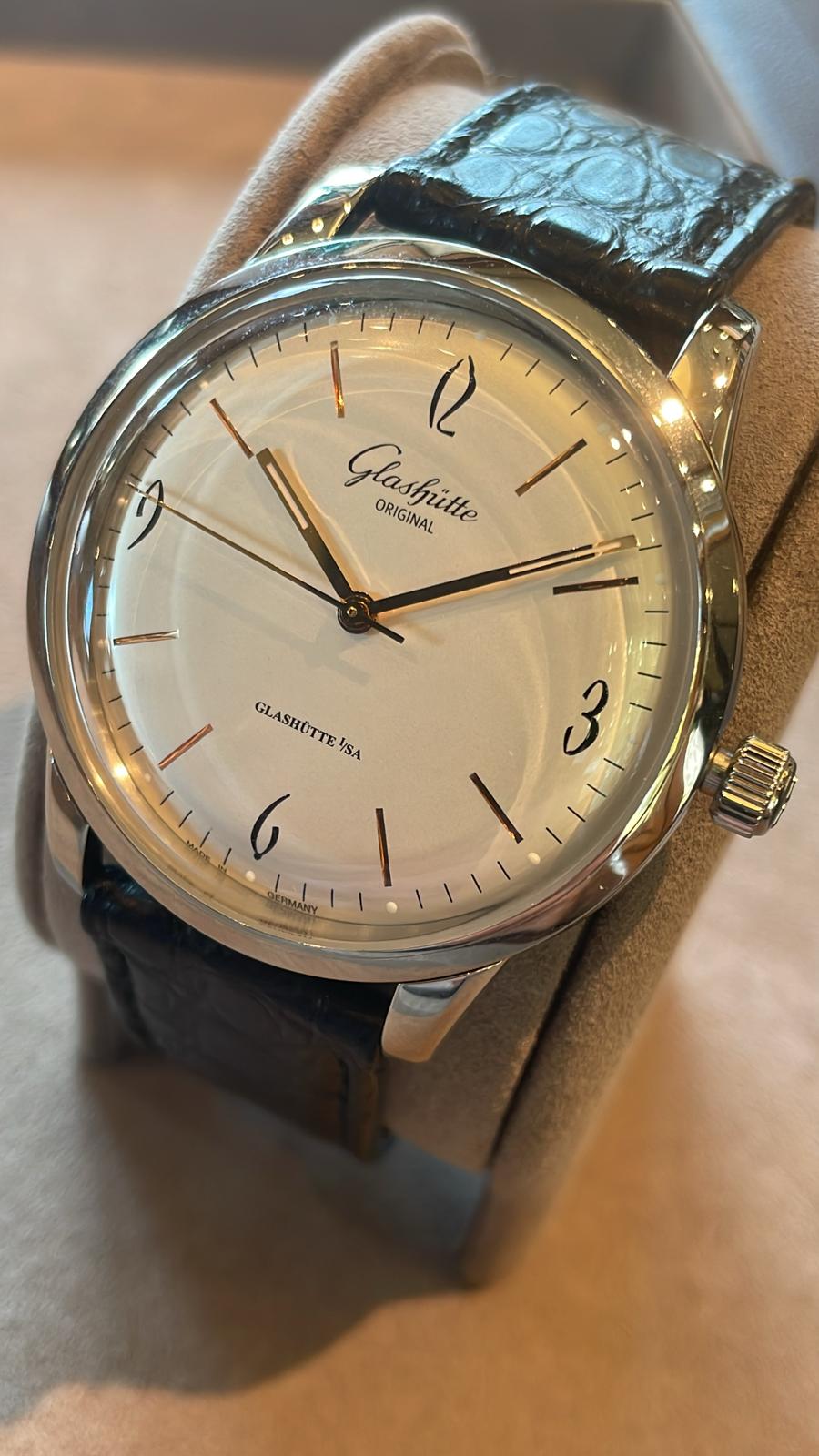 Glashütte Original Sixties White dial 39mm 1-39-52-01-02-04