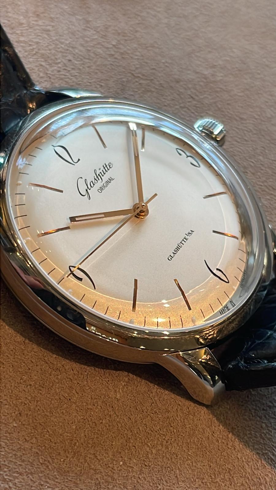 Glashütte Original Sixties White dial 39mm 1-39-52-01-02-04