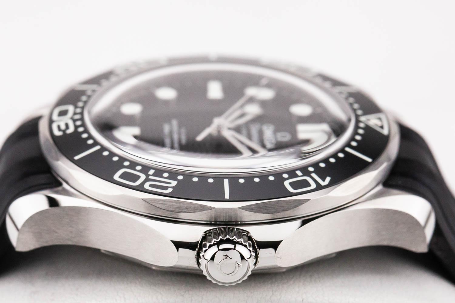 Omega Seamaster Diver 300m Black dial 42 mm 210.32.42.20.01.003
