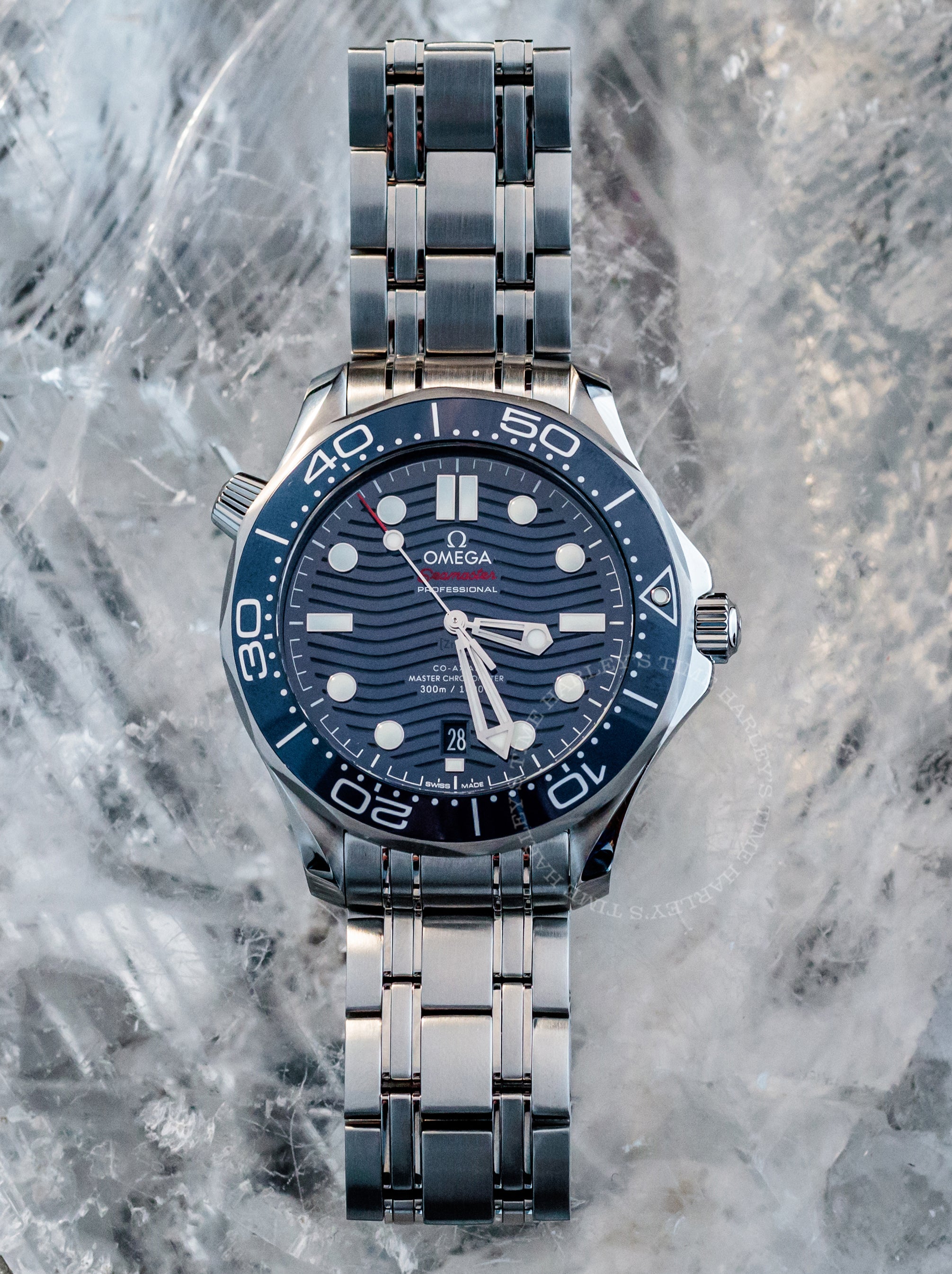 欧米茄海马潜水员 300M 蓝色表盘 42 毫米钢表链男士手表 210.30.42.20.03.001 
