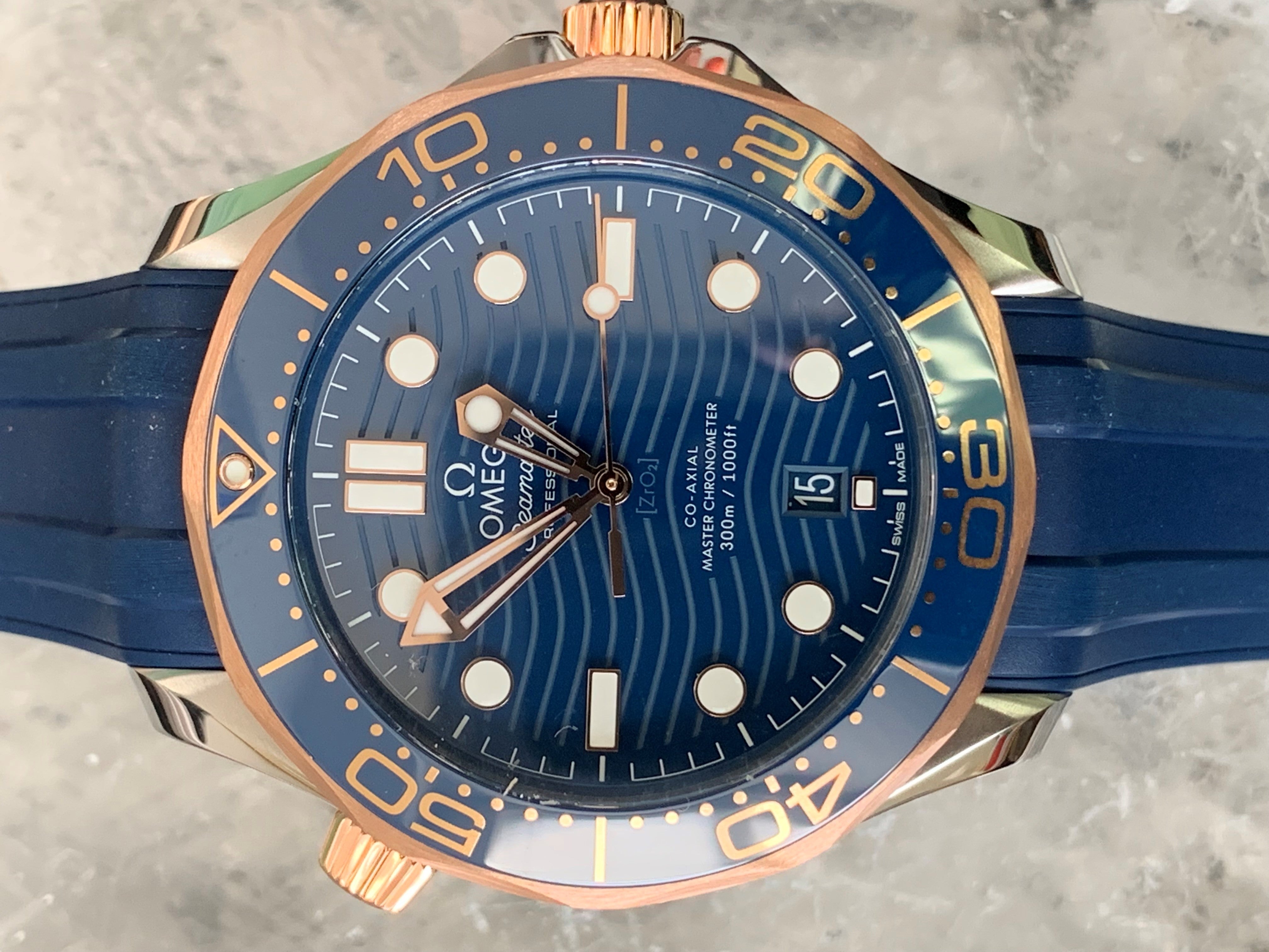 Omega Seamaster Diver 300M Oro Azul Ola 42 210.22.42.20.03.002 